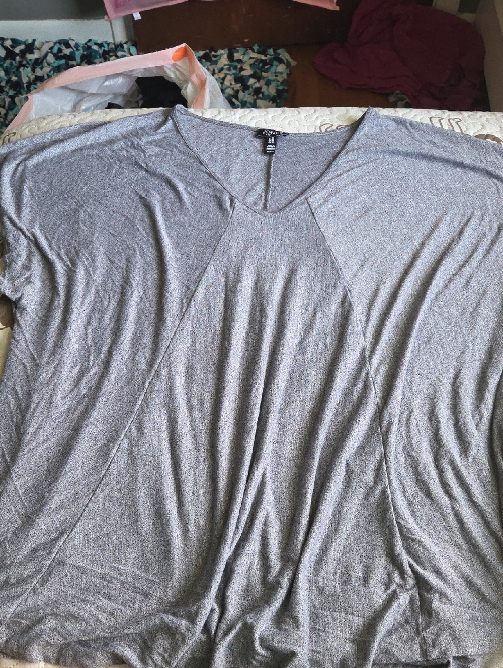 Jones New York Heather Gray V-Neck Short Sleeve Knit Top